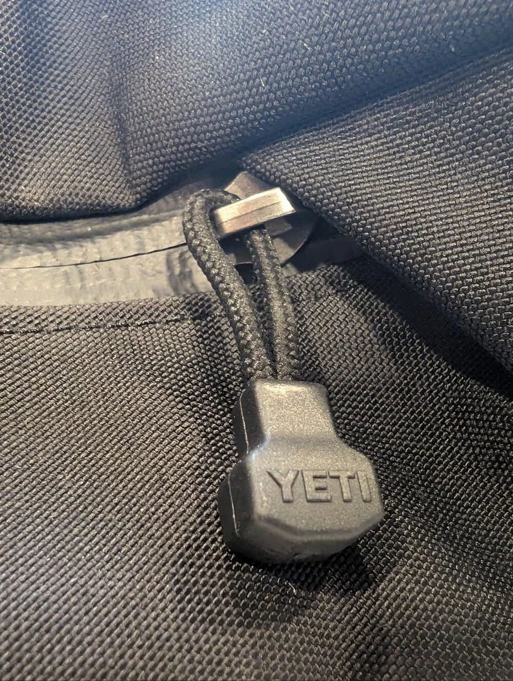 ​YETI Crossroads 22L Backpack Black Travel Laptop Bag Carry-on